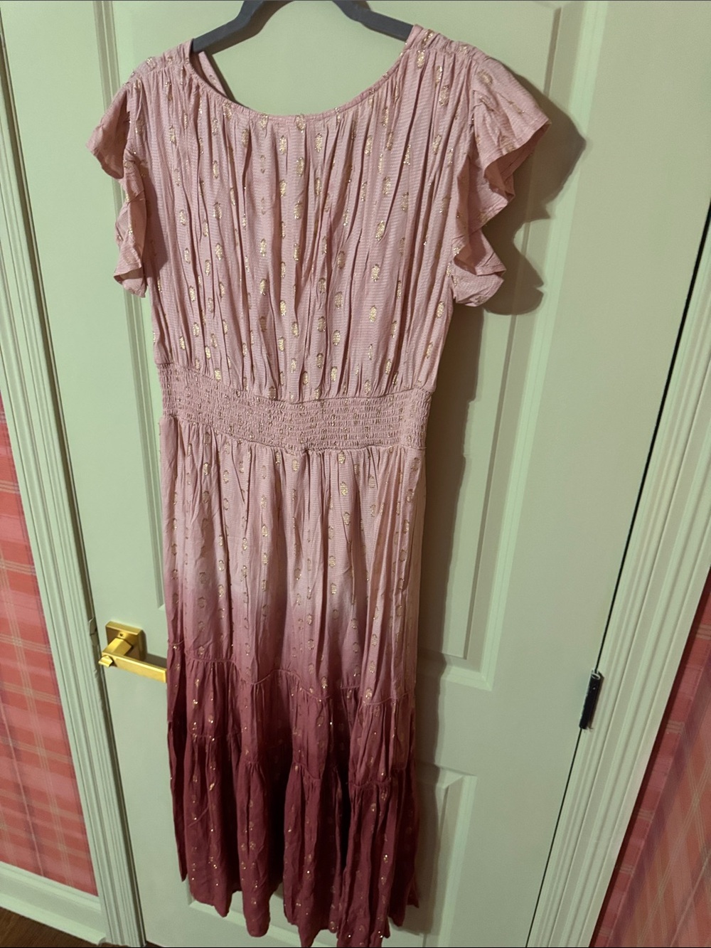 Sweet Magnolia Pink Ombre Maxi Dress with Gold Motif - Picture 5 of 6